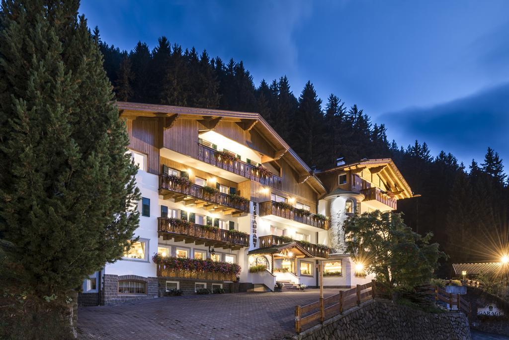 Hotel La Pineta Selva di Val Gardena Exterior photo