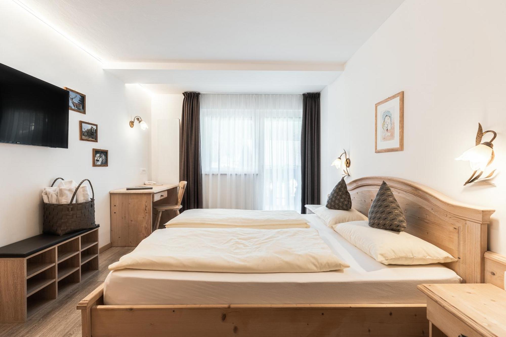 Hotel La Pineta Selva di Val Gardena Room photo